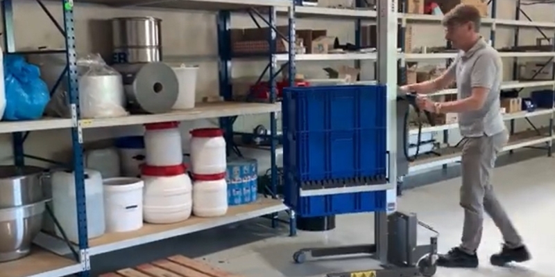 Elevador de caixas e gavetas HOVMAND